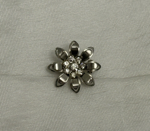 Lovely Little Silver Tone Flower Brooch w Super Sparkly Rhinestone Center