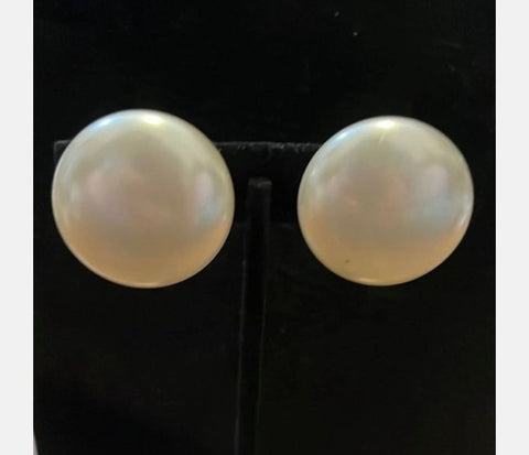 Beautiful Crown Trifari Vintage Large Pearl Button Clip On Earrings
