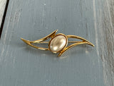 Beautiful Napier Vintage Brooch Gold Tone & Faux Pearl Cabochon