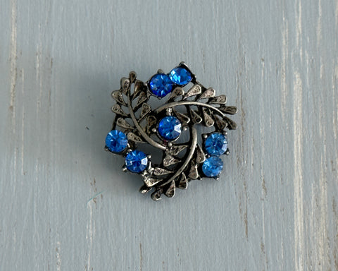 So Beautiful Blue Rhinestone Pewter Vintage Brooch. Lots of Sparkle!!