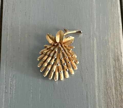 Crown Trifari Vintage Brooch Very Detailed Pinecone Gold Tone Shiny & Brushed