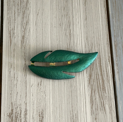 Gorgeous Vintage Leaf Brooch Gold Tone & Matte Satin Green Enamel