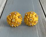 A Lovely Sunny Yellow Flower! Vintage Clip On Earrings w Rhinestones