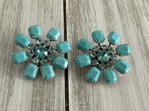 Now These r Awesome! Vintage Weiss Flower Floral Clip On Earrings Blue Rhinestones