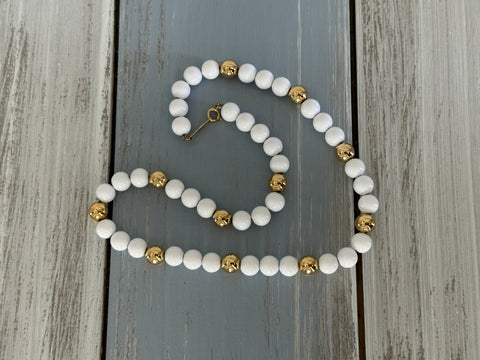 Napier Fabulous Vintage Beaded Necklace White & Gold Tone Beads