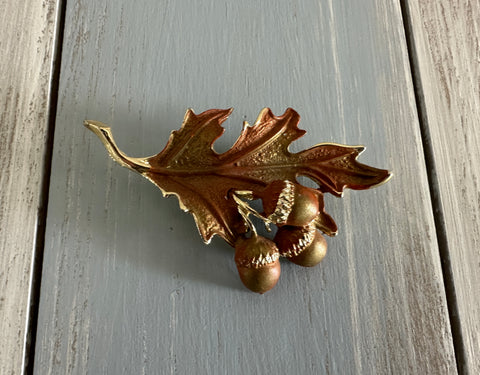 Amazing Vintage Leaf & Acorn Brooch Gold tone Green Brown Copper Enamels