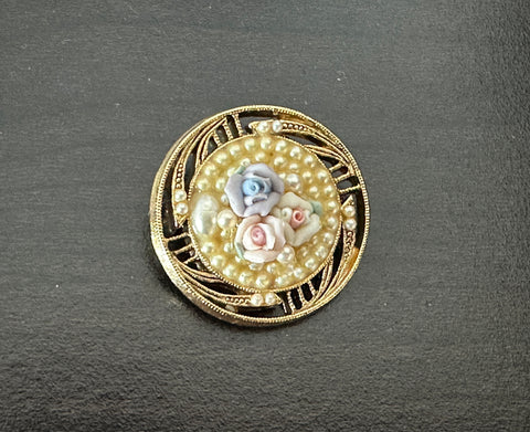 So Pretty Vintage 1928 Brooch Gold Tone w Porcelain Flowers & Faux Tiny Pearls