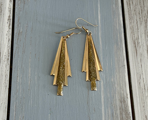Funtastic Vintage Gold Tone Metal & Glitter Enamel Dangle Pierced Earrings