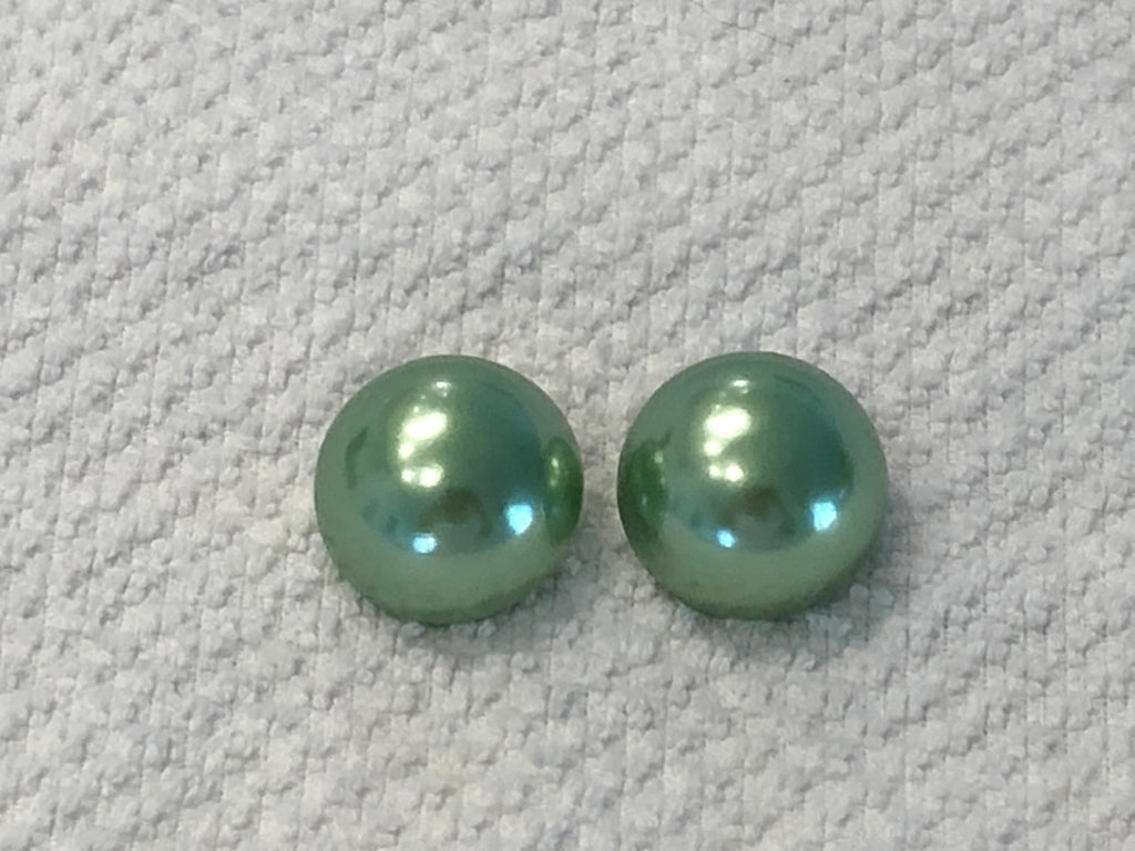 Beautiful Vintage Larger Green Pearl Cabochon Clip On Earrings