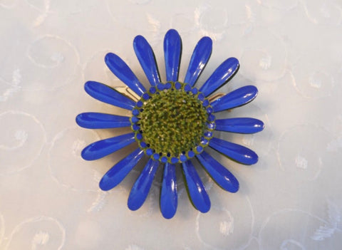 Delightful Flower Power Enamel & Metal Vintage Brooch