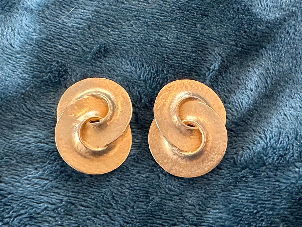 Awesome Vintage Clip On Earrings Gold Tone Funky Retro Design