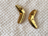 Uniquely Fantastic Vintage Retro Pierced Earrings w Peach Swirl Enamel