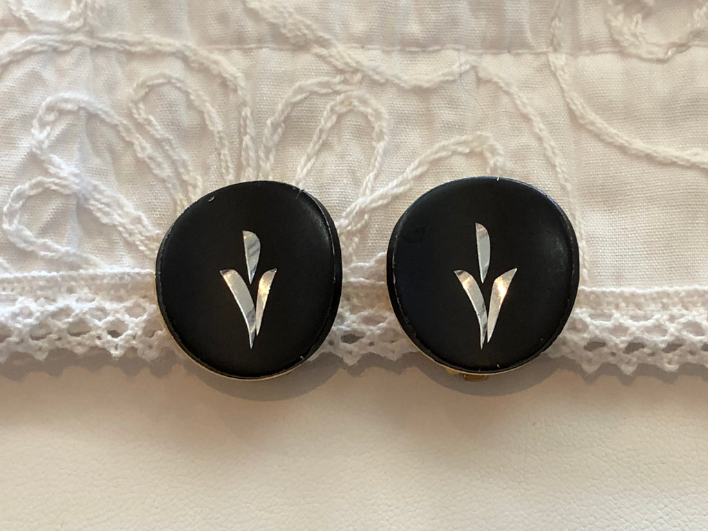 Really Awesome Vintage Clip-On Earrings w Diamond Cut Etching