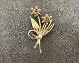 Gorgeous Vintage Gold Tone Metal Floral Flower Brooch w Faux Pearl